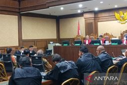 Syahrul Yasin Limpo mengaku beri uang Rp1,3 miliar kepada mantan Ketua KPK Firli Bahuri