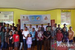 50 remaja di Maybrat ikut pelatihan menyulam noken
