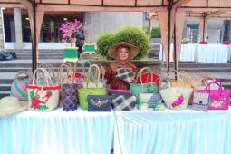 Produk Anyaman Mansiang diminati generasi muda