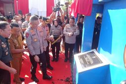 Kapolda Jatim serahkan bantuan sumur bor di Kabupaten Ponorogo