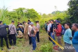 Polres Sukabumi kembangkan temuan kerangka berjenis kelamin perempuan di kebun kosong