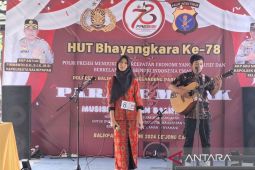 HUT Bhayangkara ke-78, Polisi Balikpapan rangkul musisi jalanan