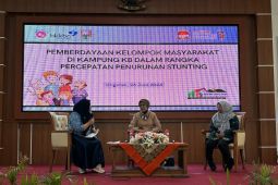 Jangan tutup tangan bayi baru lahir dengan kaus