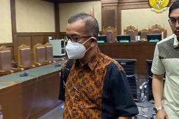 Mantan Dirut PT Garuda Indonesia  Emirsyah Satar dituntut 8 tahun penjara dan denda Rp1 miliar