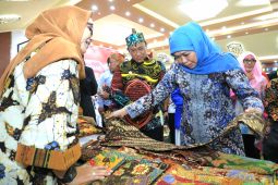 Khofifah dorong UMKM semakin go global melalui digitalisasi ekonomi