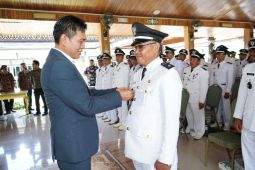 Bupati Batanghari lantik dan kukuhkan kepala desa dengan masa jabatan 8 tahun