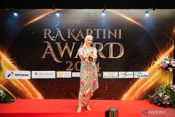 Stafsus Presiden  Angkie Yudistia raih penghargaan di R.A Kartini Award