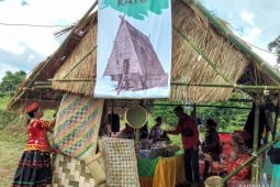 Warga Lore Tengah tampilkan kerajinan khas di Festival Tampo Lore III
