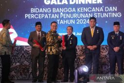 Bupati Mukomuko terima penghargaan Manggala Karya Kencana