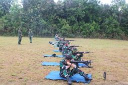 Personel Lanud HAS Hanandjoeddin Belitung asah kemampuan menembak