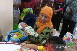Khofifah ajak bangun ketahanan keluarga demi wujudkan generasi emas 2045