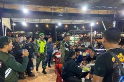 Tim gabungan patroli Warkop cegah judi online di Banda Aceh