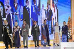 Pemkab Bekasi padukan batik lokal dengan nuansa Korea di peragaan wastra Jabar