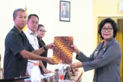 Pj Bupati sampaikan tanggapan eksekutif pada paripurna bersama legislatif