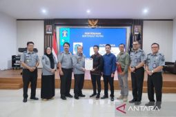Kemenkumham Babel serahkan tiga sertifikat paten ke UBB