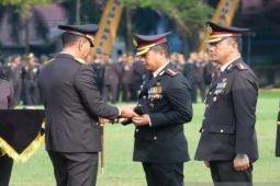 Polhukam Kalsel kemarin, Pin emas Kapolri hingga Polda Kalsel diminta kawal pilkada