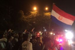 Penggemar  Belanda di Ambon konvoi kemenangan atas Rumania di Euro 2024