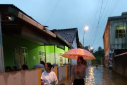 Hujan deras, sejumlah perkampungan di Rangkasbitung dikepung banjir