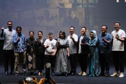 Hendy Setiono ambil bagian di film "All Access to Rossa 25 Shining Years"