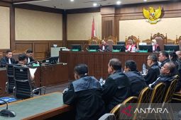 SYL berdalih tidak pernah memeras, tapi anak buah yang "cari muka"