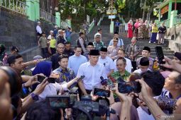 Serahkan sertipikat tanah wakaf elektronik wujud modernisasi layanan pertanahan