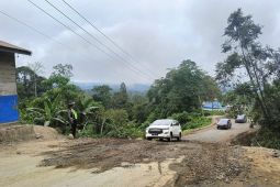 Ruas Jalan Lintas Sumatera Batu Jomba Tapsel sudah lancar dilalui kendaraan