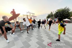 Tim Atletik PWI Kalsel berlatih bersama Kuta Beach Running di Bali