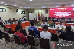 KPU Kota Serang menunda pleno penyandingan data perolehan suara DPR RI
