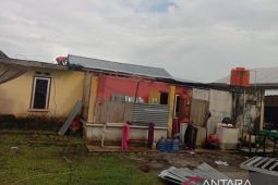 Rumah warga di Belitung rusak diterjang angin puting beliung