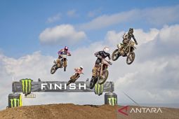 Tajuk ANTARA NTB - Debu dan jejak integritas di lintasan motocross