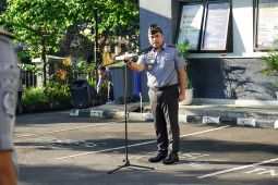 Imigrasi Depok periksa ponsel pegawai pastika tidak lakukan judi online