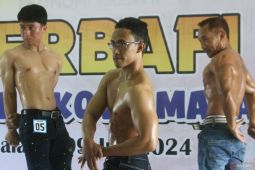 Lomba binaraga dalam Festival Olahraga Masyarakat Malang