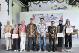 Pemkab Bangka Barat salurkan bantuan sosial pendidikan sebesar Rp685 juta