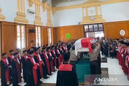 Ketua PN Medan pimpin upacara pelepasan jenazah Hakim Oloan Silalahi