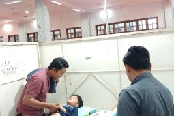 Pesantren Wali Barokah Kediri gelar sunatan massal