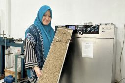 Academic makes mulch from banana, hyacinth waste to prevent weeds