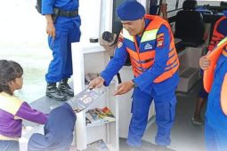Polres Donggala tingkatkan minat baca anak-anak di pesisir pantai