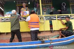 Pj Gubernur bawa bantuan di lokasi banjir Kabupaten Gorontalo