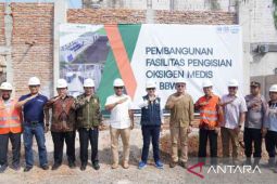 Bupati Bekasi tinjau pembangunan fasilitas penyedia oksigen medis