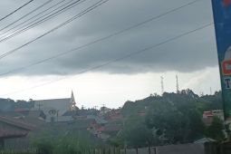 BMKG: Awan tebal "selimuti" Kota Pangkalpinang hampir sepanjang Jumat siang