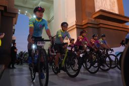 Pesepeda lintas negara ikuti "Dholo King of Mountain 2024" di Kediri