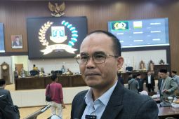 Yeremia Mendrofa sebut ribuan bangku SMA di Banten kosong