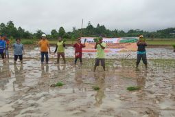 PT PAMA BAYA dan Customer berkomitmen majukan bidang pertanian di Kukar