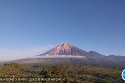 Gunung Semeru mulai alami gempa letusan hingga guguran pada Senin pagi