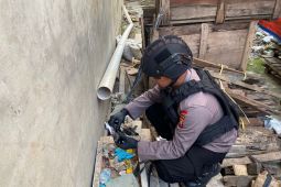 Jibom Polda Kalbar ledakkan granat nanas aktif temuan warga di Kubu Raya