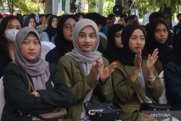 Wali Kota Surabaya minta penerima "Beasiswa Tangguh" hadirkan inovasi berdampak