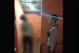 Mayat pria gantung diri dalam rumah ditemukan di Simpang Hilir
