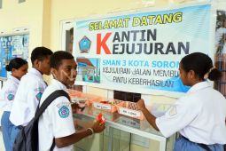 DPR RI desak pemerintah buka sekolah darurat di Pegubin