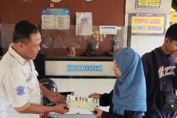 Samsat Surabaya Selatan permudah pemutihan pajak untuk lansia