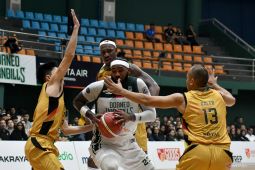 Borneo kejutkan Dewa United dengan menang 90-76 di Game 1 Playoff IBL
